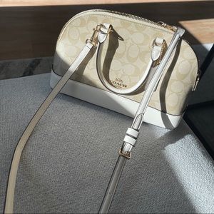 Beautiful Coach Crossbody Purse